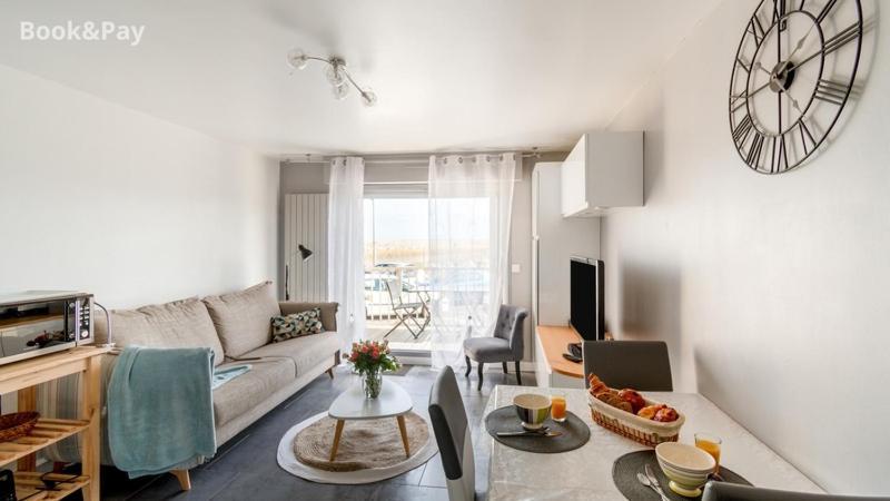 Au Bruit Des Vagues Apartment บินิค ภายนอก รูปภาพ