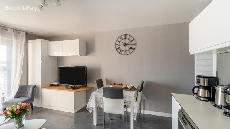 Au Bruit Des Vagues Apartment บินิค ภายนอก รูปภาพ