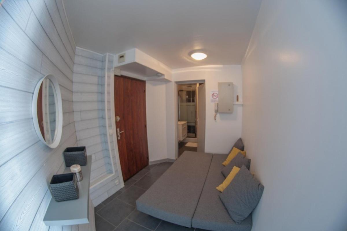 Au Bruit Des Vagues Apartment บินิค ภายนอก รูปภาพ