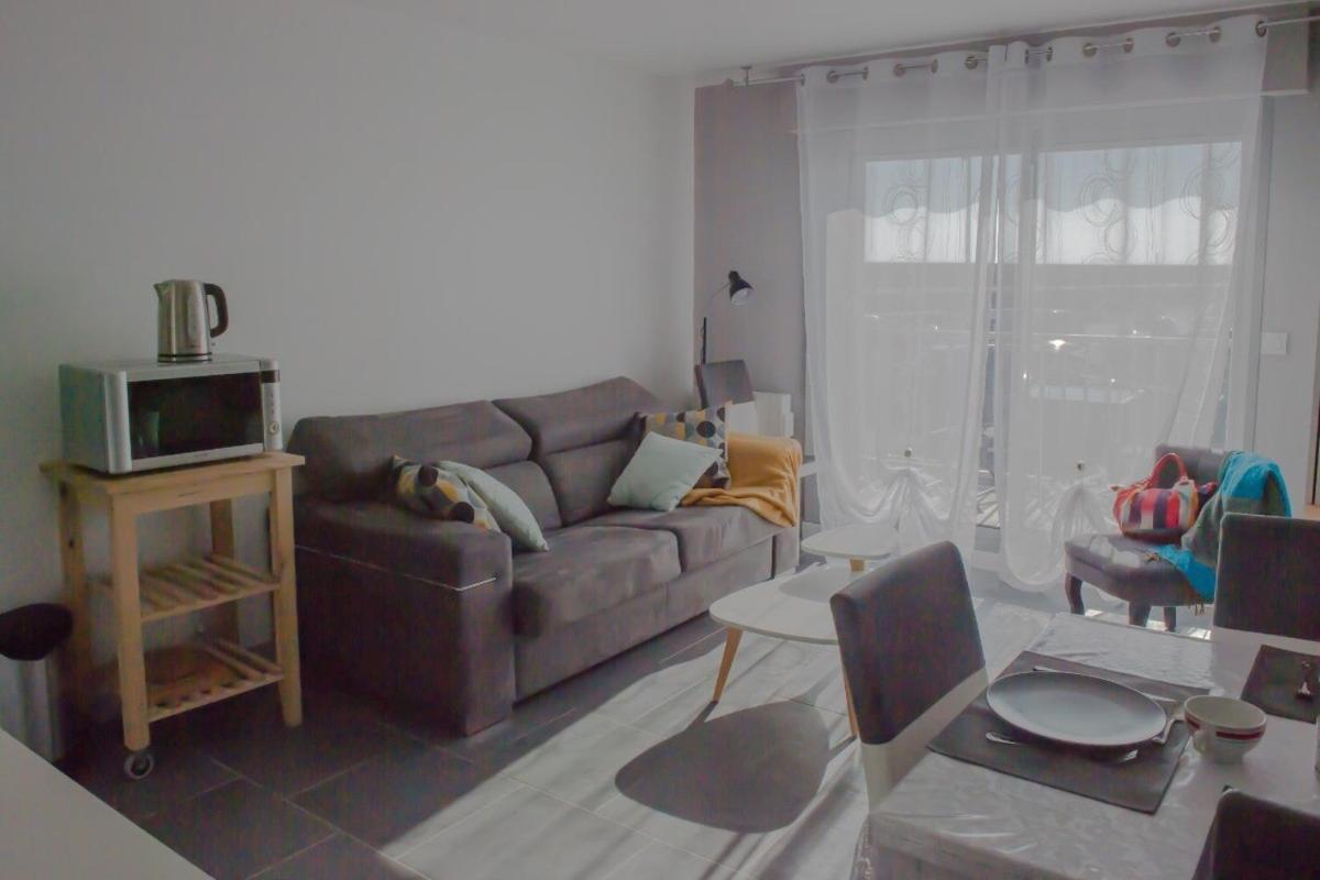 Au Bruit Des Vagues Apartment บินิค ภายนอก รูปภาพ