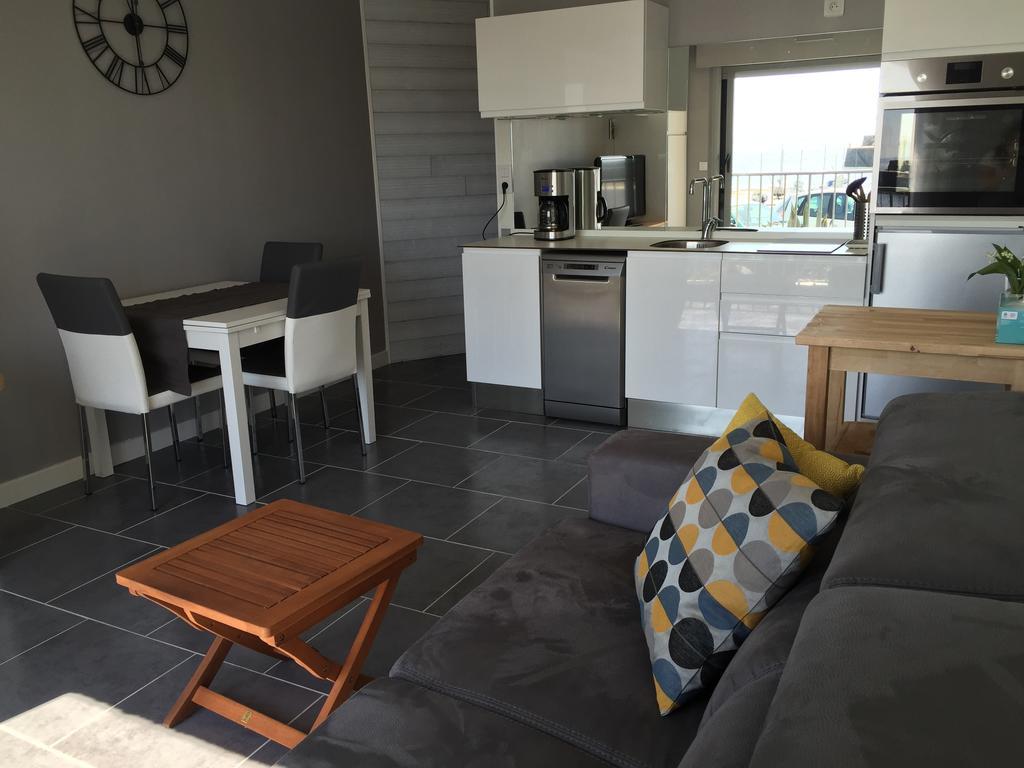 Au Bruit Des Vagues Apartment บินิค ภายนอก รูปภาพ